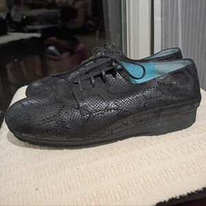 NWT.Thierry Rabotin Textured Black Oxford Shoes